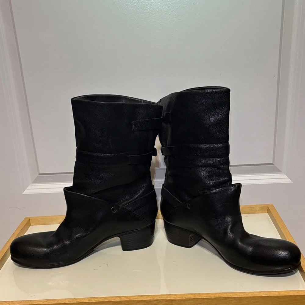 Women's Black Mid-Calf Buckle Accent Heeled Boots - Picture 3 of 9